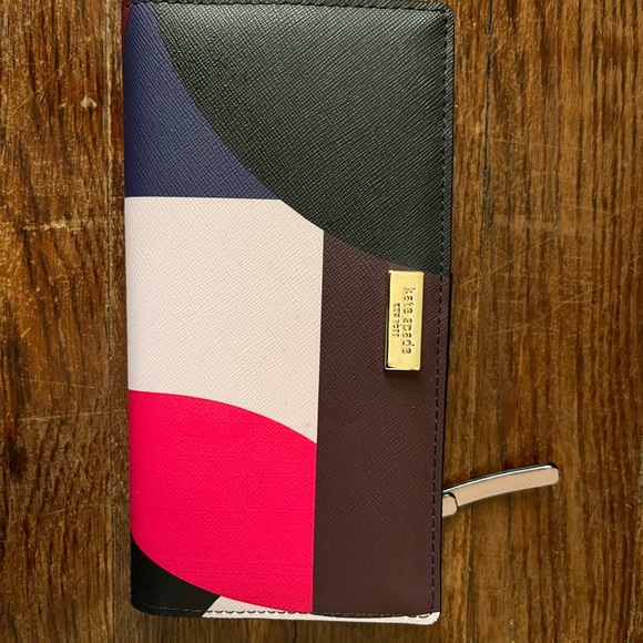 KATE SPADE Darcy Large Billfold Wallet; Laurel Way Geo Spotlight - Picture 1 of 3